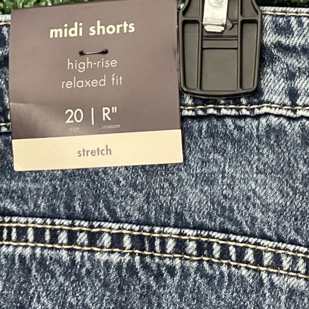 Ava & Viv Women's Denim High Rise Midi Shorts Size 20 Relaxed Fit NWT Stretch - Picture 8 of 11
